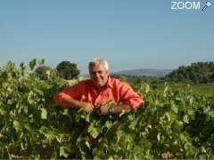photo de Jean-Louis Poudou, vigneron passionné, propose 5 journées à la découverte de ses terroirs, de ses cépages & de ses vins